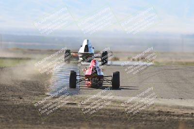 media/Oct-26-2025-CalClub SCCA (Sun) [[8ce1e69566]]/Group 6/Grapevine/